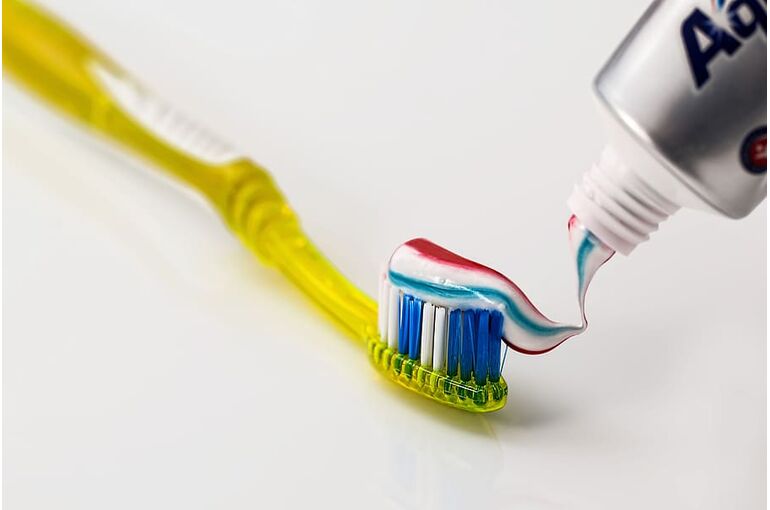 breath-brushing-care-cavity